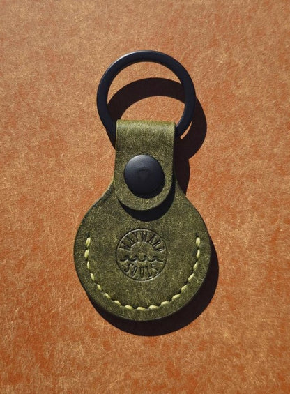 Leather Air Tag Holder | Oliva (Pear green stitch)