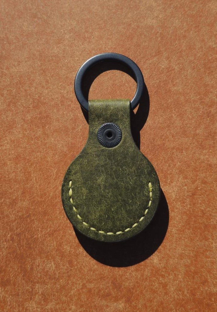 Leather Air Tag Holder | Oliva (Pear green stitch)