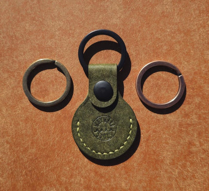 Leather Air Tag Holder | Oliva (Pear green stitch)